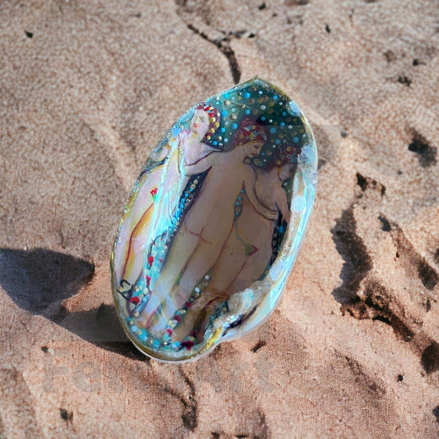 Real Shell Oyster with Acrylic Painting with of the 3 Graces
